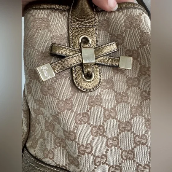 AUTHENTIC GUCCI GOLD ORIGINAL GG CANVAS PRINCY TOTE.